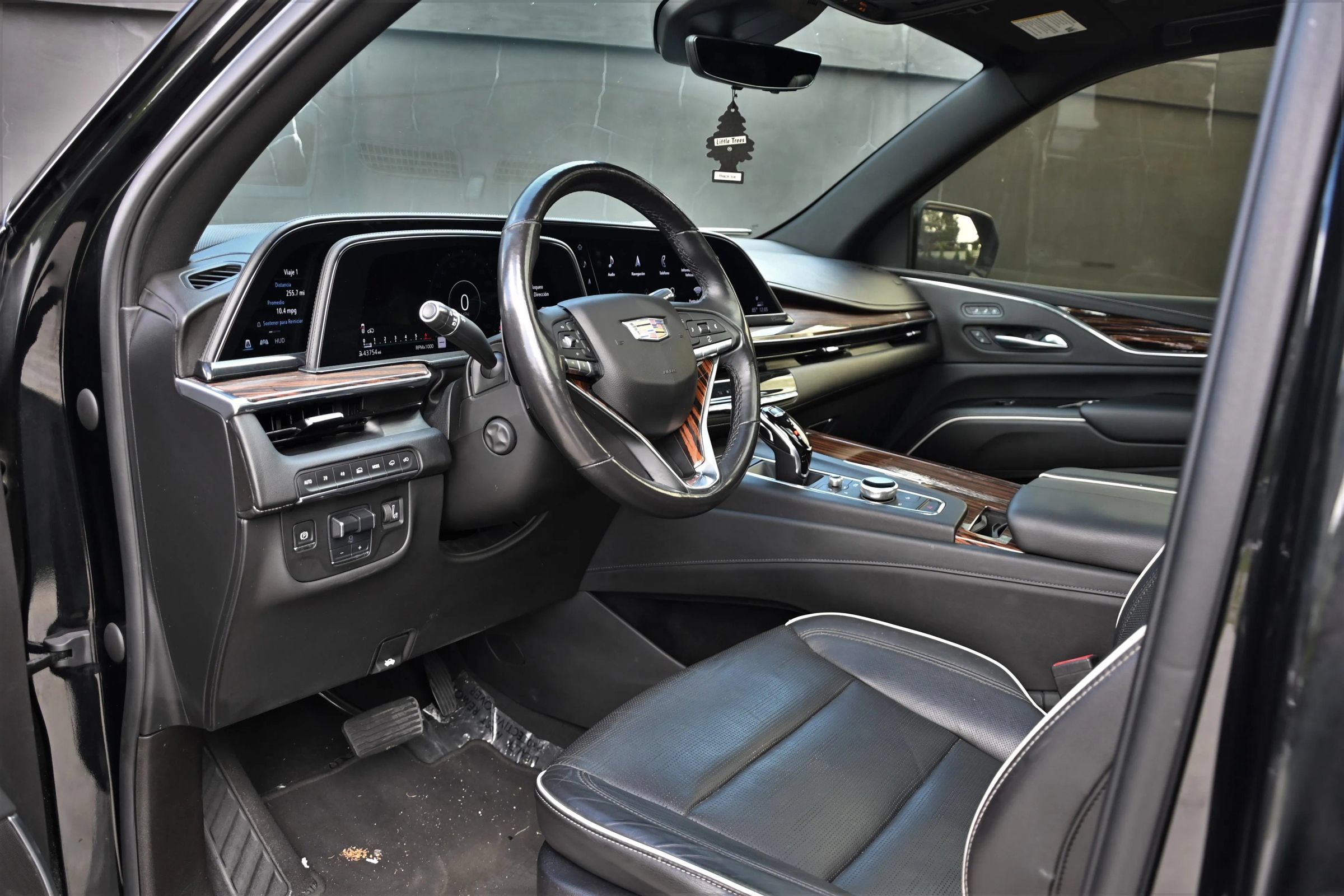Used 2021 Cadillac Escalade ESV Premium Luxury w/ Driver Assist Tech Package AWD/4WD image 10