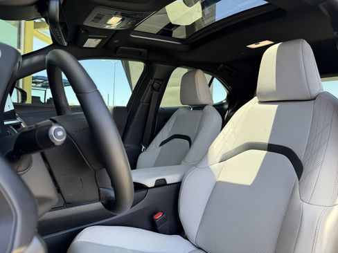Used 2024 Lexus UX 250h FWD w/ Premium Package image 35