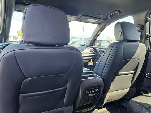 New 2026 Chevrolet Traverse LT w/ Enhanced Driving Package FWD image 20