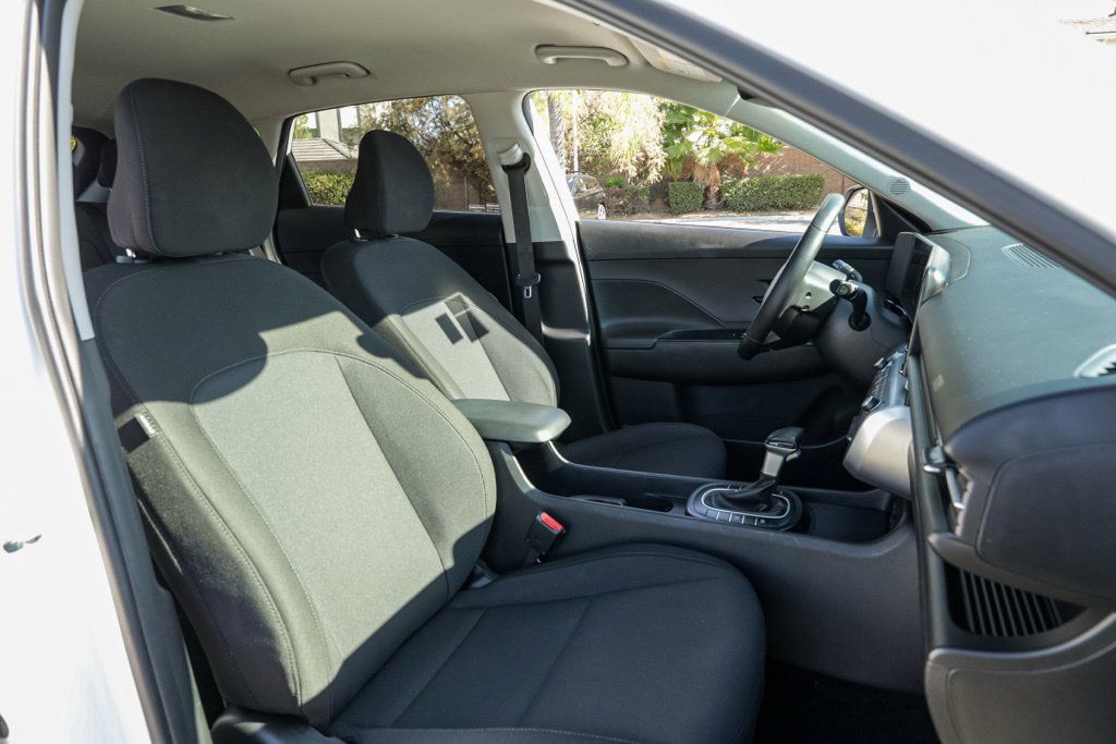 Used 2025 Hyundai Kona SEL FWD image 21