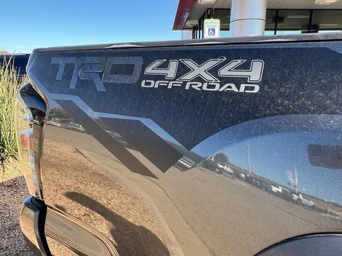 Used 2020 Toyota Tacoma TRD Off-Road image 9
