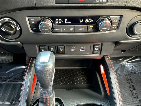 Used 2023 Nissan Frontier PRO-4X w/ Pro-4X Premium Package image 16