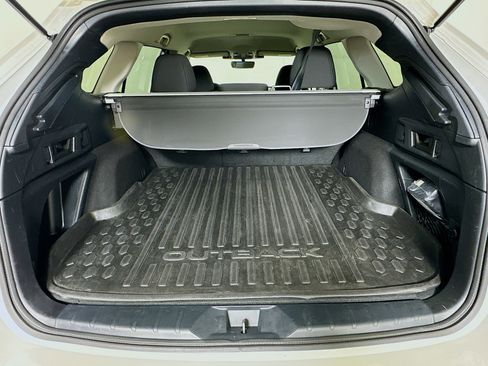 Used 2023 Subaru Outback Premium image 28