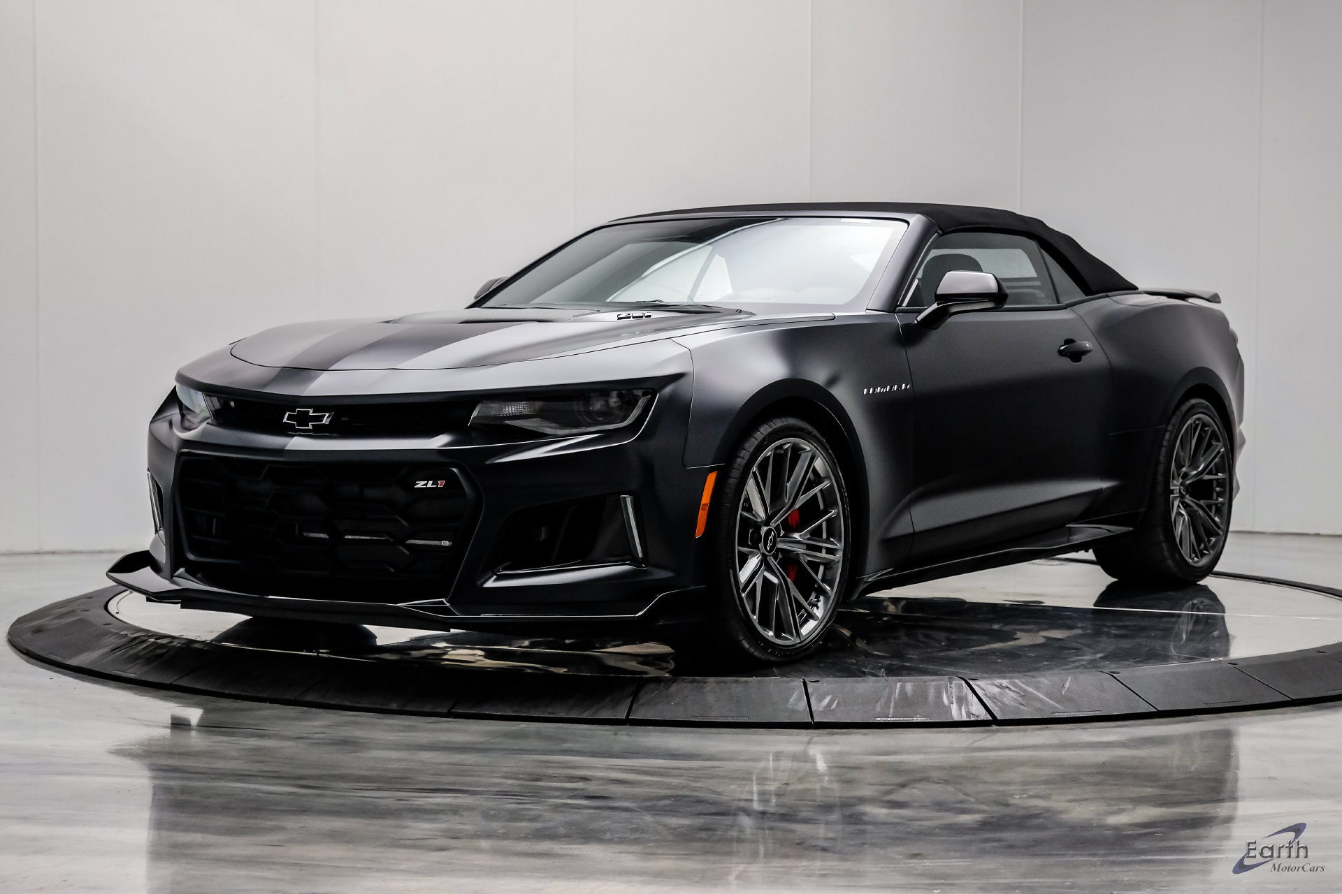 Used 2024 Chevrolet Camaro ZL1 RWD image 6