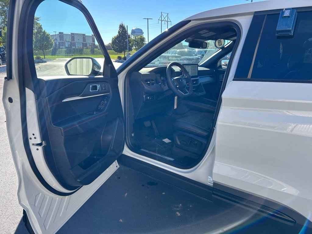 New 2027 Ford Explorer ST-Line w/ Premium Package AWD/4WD image 9