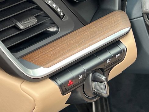 Used 2022 Porsche 911 Turbo S image 31