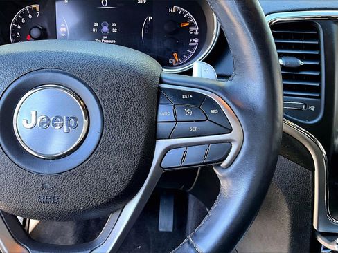 Used 2017 Jeep Grand Cherokee Altitude image 11