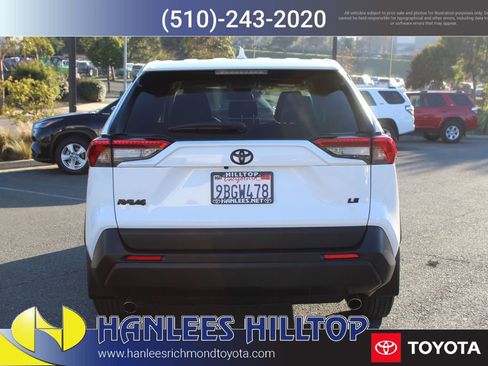 Used 2022 Toyota RAV4 LE image 8