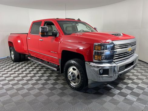 Used 2019 Chevrolet Silverado 3500 LTZ w/ Duramax Plus Package image 17