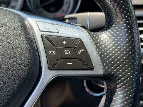 Used 2014 Mercedes-Benz E 350 4MATIC Sedan image 21