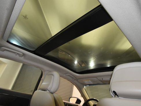 Used 2019 Lincoln Continental Select w/ Continental Climate Package image 17