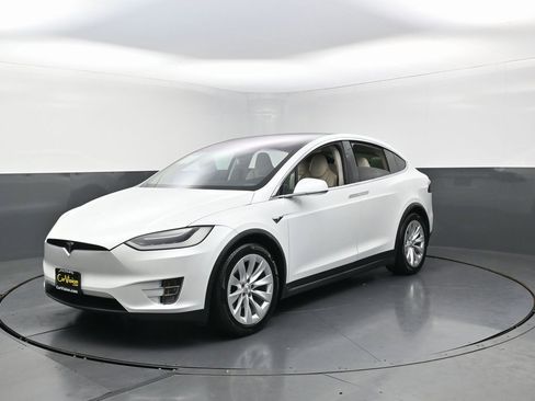 Used 2019 Tesla Model X 100D image 3