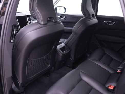 Certified 2025 Volvo XC60 B5 Core AWD/4WD image 14