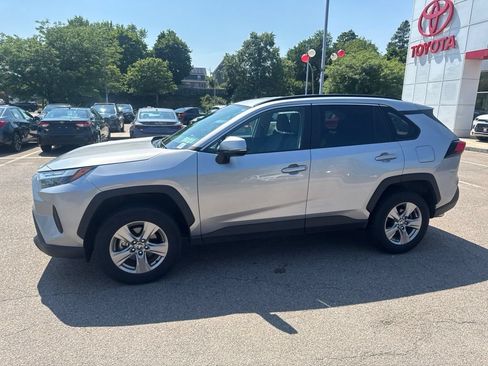 Used 2025 Toyota RAV4 XLE AWD/4WD image 3