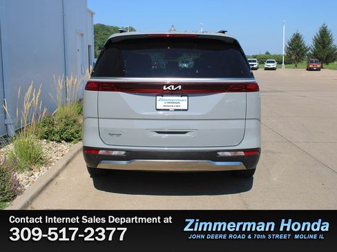 Used 2024 Kia Carnival SX FWD image 5