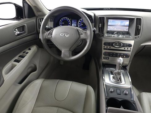 Used 2011 INFINITI G25 x w/ Moonroof Pkg image 14