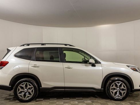 Used 2022 Subaru Forester Premium image 14