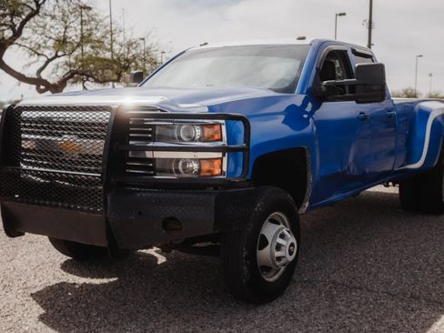 Used 2018 Chevrolet Silverado 3500 W/T w/ WT Convenience Package image 3
