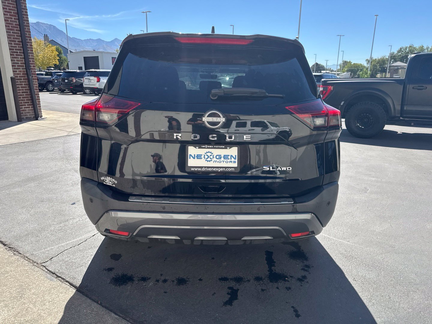 Used 2023 Nissan Rogue SL w/ SL Premium Package AWD/4WD image 7