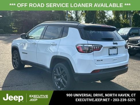 Used 2025 Jeep Compass Limited w/ Sun & Sound Group AWD/4WD image 4