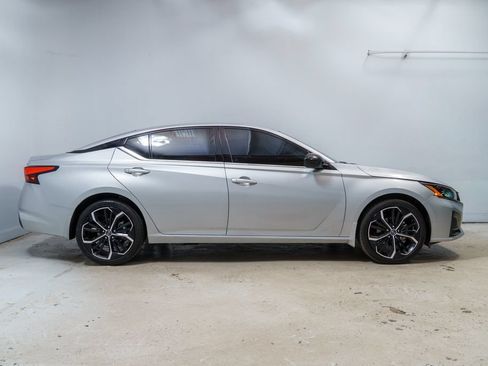 Used 2024 Nissan Altima 2.5 SR w/ SR Premium Package AWD/4WD image 8