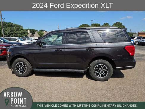 Used 2024 Ford Expedition XLT AWD/4WD image 7