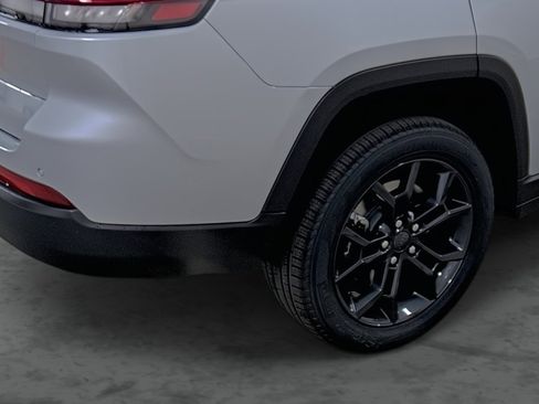 New 2025 Jeep Grand Cherokee L Limited w/ Trailer Tow Package image 12