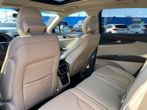 Used 2019 Lincoln Nautilus Select AWD/4WD image 16