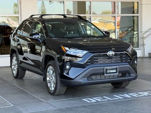 New 2025 Toyota RAV4 XLE Premium image 6