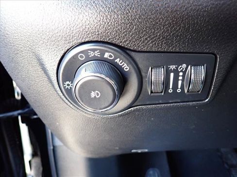 Used 2022 Jeep Compass Trailhawk AWD/4WD image 13