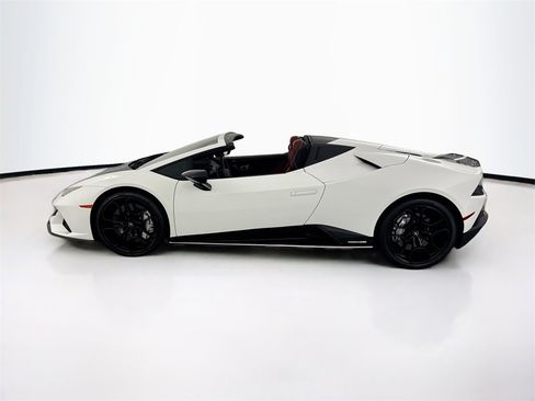 Used 2020 Lamborghini Huracan EVO image 8