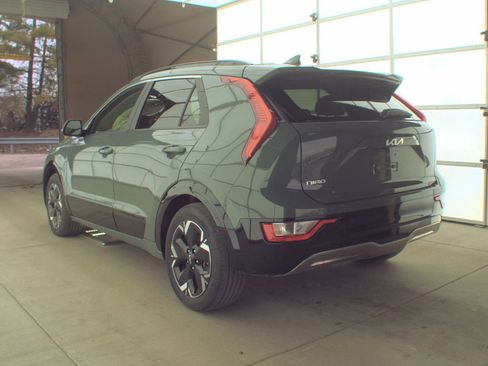 Used 2023 Kia Niro Wind w/ Wind Preserve Package FWD image 2