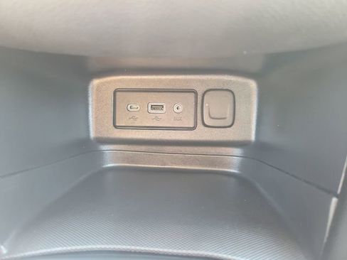 Used 2024 Chevrolet Equinox LT FWD image 33