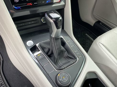 Used 2022 Volkswagen Tiguan SE R-Line image 29