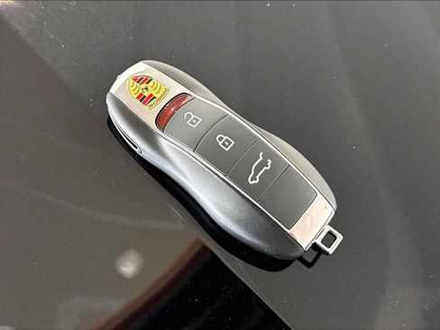 Used 2026 Porsche Macan Turbo AWD/4WD image 34