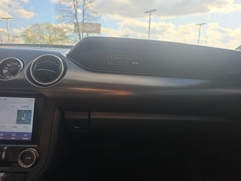 Used 2022 Ford Mustang Shelby GT500 w/ Technology Package image 39