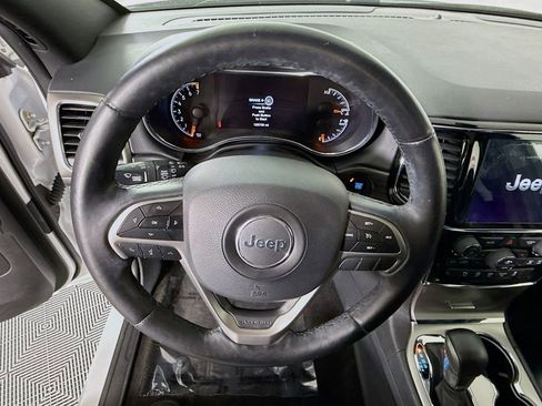 Used 2019 Jeep Grand Cherokee Altitude AWD/4WD image 21