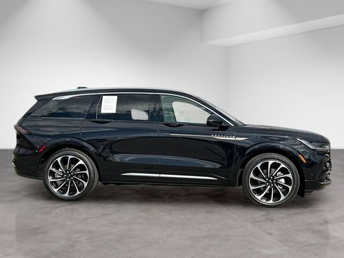 Used 2024 Lincoln Nautilus Black Label AWD/4WD image 8