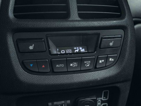 Used 2019 Honda Pilot Touring image 43