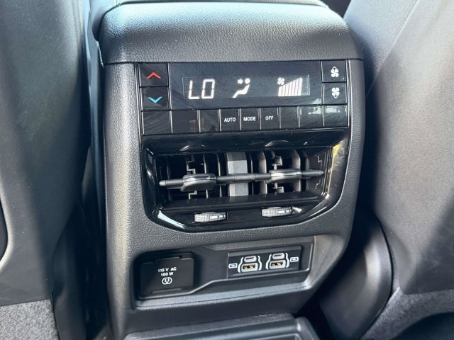Used 2025 Jeep Grand Cherokee L Laredo w/ Luxury Tech Group I RWD image 21