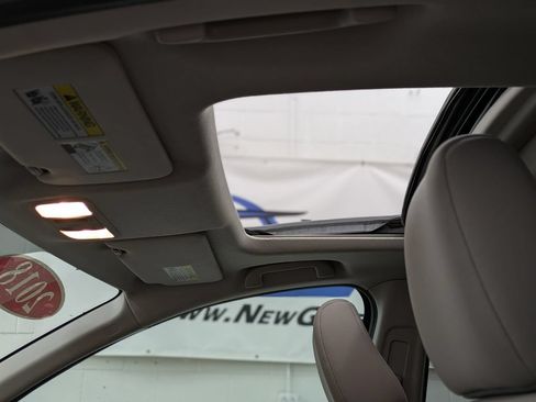 Used 2018 Honda HR-V EX image 7