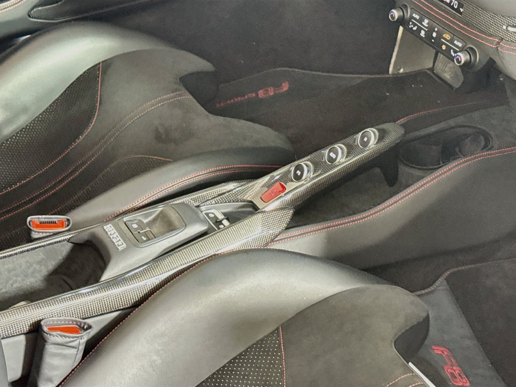 Certified 2022 Ferrari F8 Tributo RWD image 21