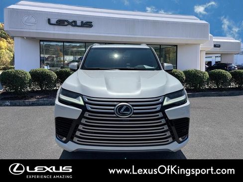 Used 2023 Lexus LX 600 4WD w/ Accessory Package (Z1) image 8