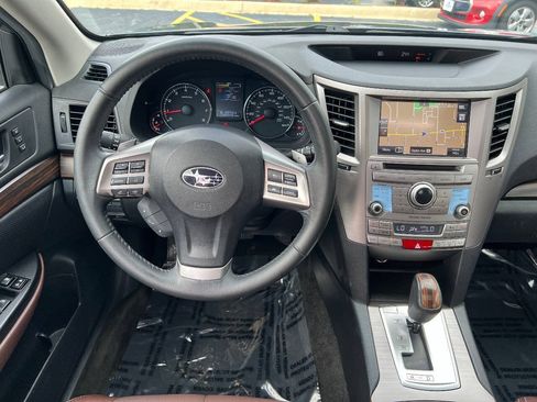 Used 2014 Subaru Outback 2.5i Limited AWD/4WD image 32
