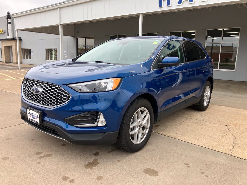 Used 2024 Ford Edge SEL w/ Convenience Package AWD/4WD image 3