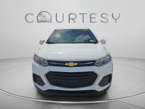 Used 2020 Chevrolet Trax LS FWD image 4