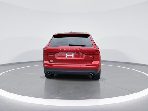 Used 2021 Volvo XC60 T6 Momentum w/ Premium Package image 6