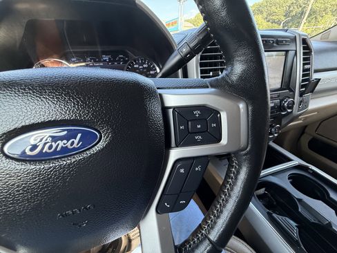 Used 2017 Ford F250 Lariat w/ Lariat Ultimate Package image 34