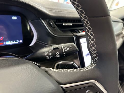 Used 2023 Jeep Grand Cherokee Limited w/ Luxury Tech Group II AWD/4WD image 21