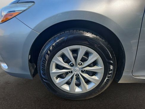 Used 2017 Toyota Camry LE w/ Four Season Floor Mat Package FWD image 34